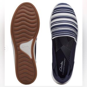 Clark’s cloudsteppers navy blue and white canvas slip on shoes. Women’s size 8